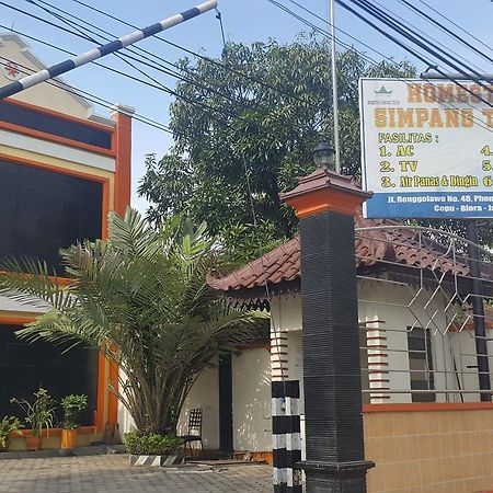 Simpang Tujuh Hotel Cepu Eksteriør billede